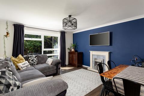 Aurum Close, Horley, Surrey, RH6