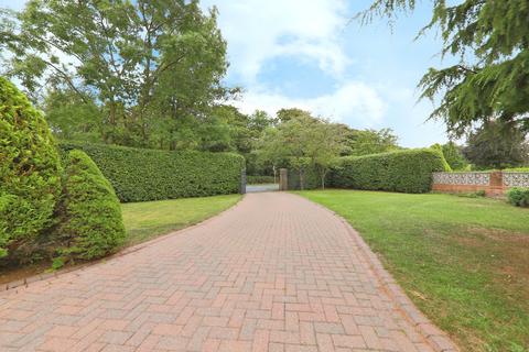 5 bedroom detached house for sale, Marton Gate, Bridlington,  YO16 6YE