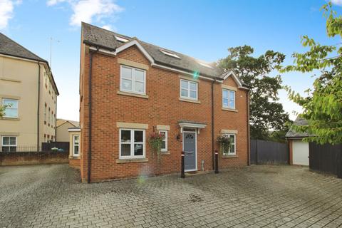 undefined, Estella Close, Swindon, SN25