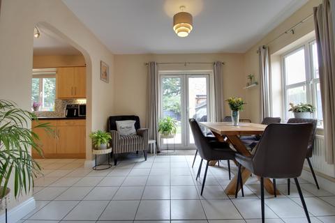 undefined, Estella Close, Swindon, SN25