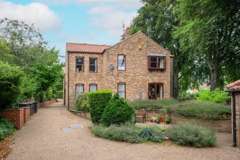 3 bedroom flat for sale, Studley Road, Ripon, North Yorkshire, HG4