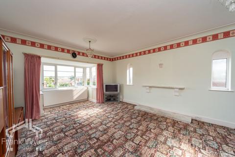 2 bedroom flat for sale, Flat 4, Kings Court, 196 Clifton Drive South, Lytham St. Annes, Lancashire