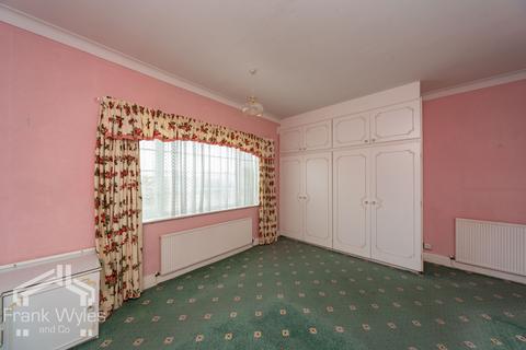2 bedroom flat for sale, Flat 4, Kings Court, 196 Clifton Drive South, Lytham St. Annes, Lancashire