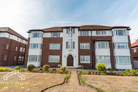 2 bedroom flat for sale, Flat 4, Kings Court, 196 Clifton Drive South, Lytham St. Annes, Lancashire