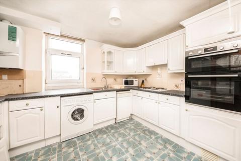 3 bedroom flat for sale, Clem Attlee Court, London SW6