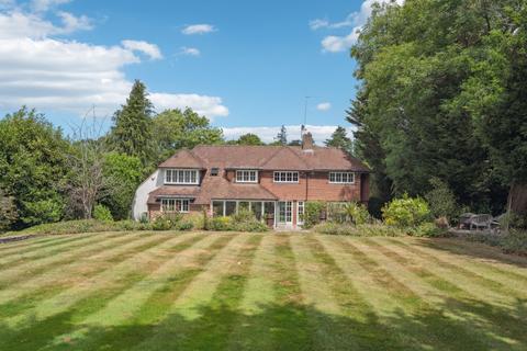 5 bedroom detached house for sale, Main Drive, Gerrards Cross, Buckinghamshire