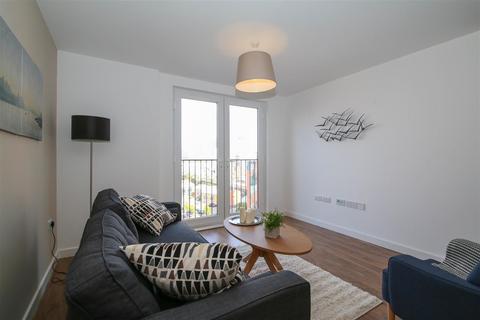 2 bedroom apartment to rent, Alto, Sillavan Way, Salford