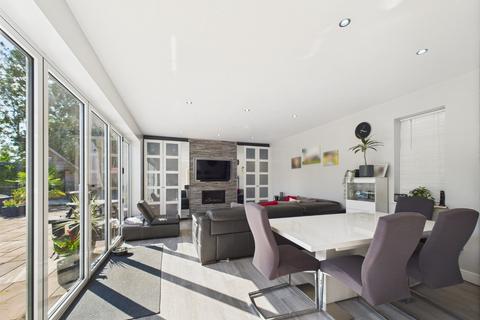6 bedroom link detached house for sale, Main Street, Beeford, YO25 8AY