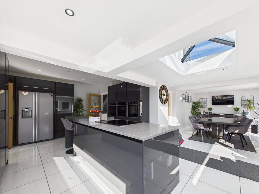 Kitchen/Dining Area