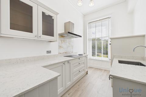 2 bedroom apartment for sale, 2 St. Georges Square,  Lytham St. Annes, FY8