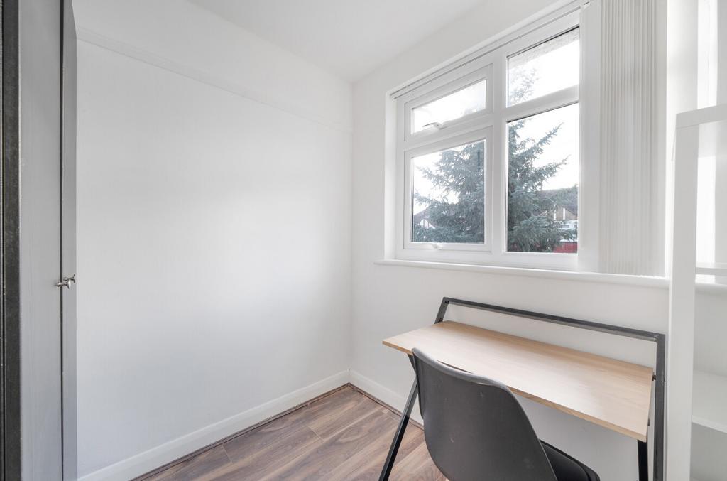 1346404-12-68b0b9...