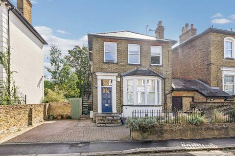 undefined, Woodlands Road, Isleworth TW7
