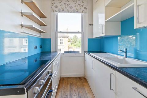 undefined, Woodlands Road, Isleworth TW7
