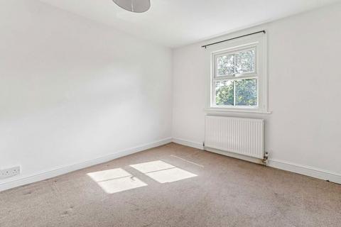 undefined, Woodlands Road, Isleworth TW7