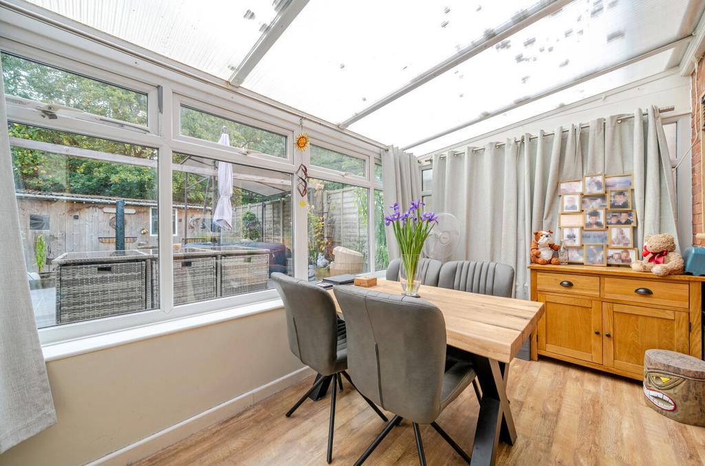 Conservatory/Dining