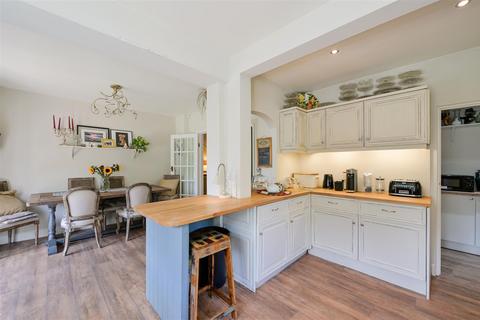 4 bedroom detached house for sale, Wilmerhatch Lane, Epsom