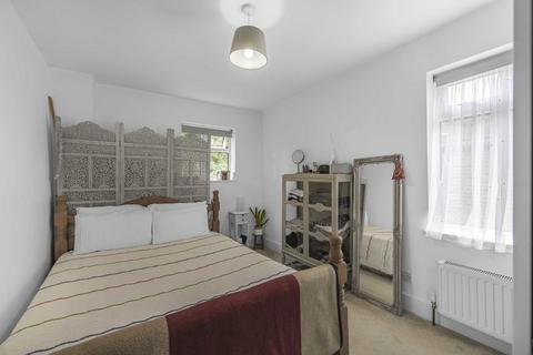 1 bedroom flat for sale, Petersfield Road, London W3