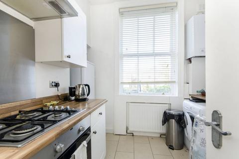 3 bedroom flat to rent, Surrey Square, Elephant and Castle, London, SE17