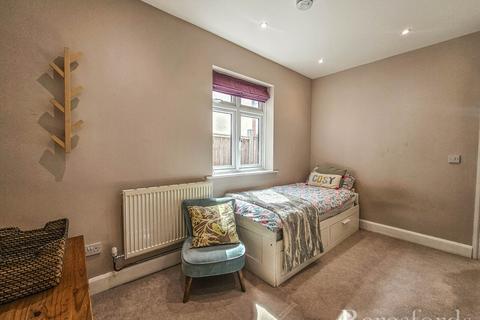 20 Recreation Avenue, Harold Wood, Romford, RM3 0TJ