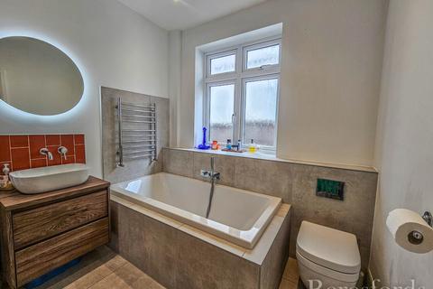 20 Recreation Avenue, Harold Wood, Romford, RM3 0TJ