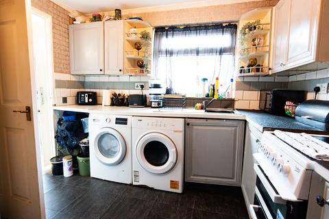 2 bedroom bungalow for sale, Duchess Gardens, Nottingham NG6