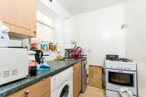 undefined, Uxbridge Road, Shepherd's Bush, London, W12