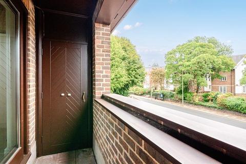 undefined, Hendon Lane, Finchley