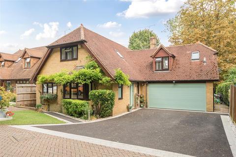 3 bedroom detached house for sale, Chipstead - Coulsdon borders