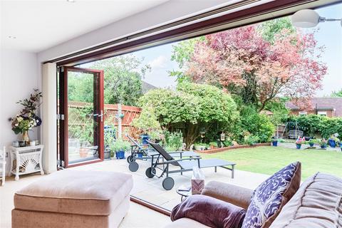 3 bedroom detached house for sale, Chipstead - Coulsdon borders
