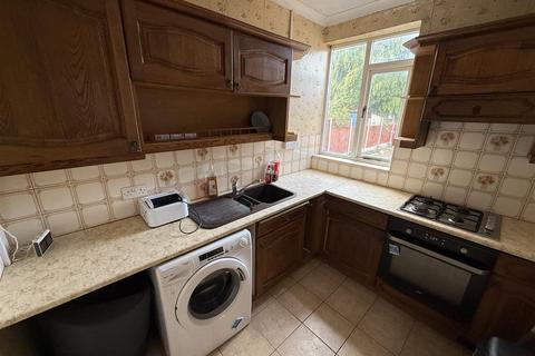 3 bedroom semi-detached house for sale, Blackpool Street, Burton-On-Trent DE14
