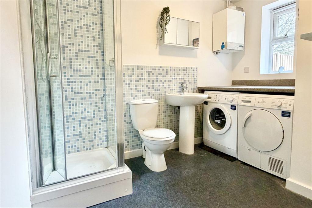 Utility/Shower Room