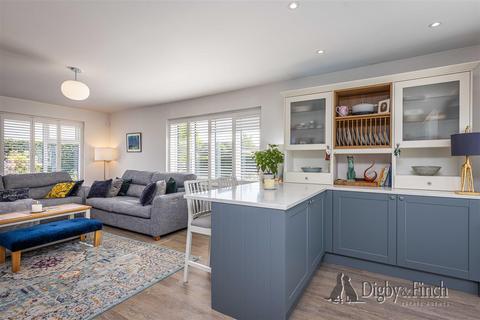 2 bedroom detached bungalow for sale, Shelford Road, Radcliffe-On-Trent, Nottingham