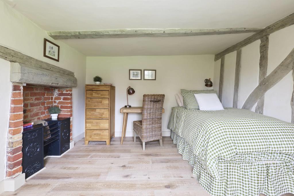 Cowlinge Bedrtooms 0302260612
