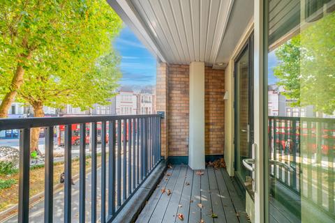 1 bedroom flat for sale, Rye Lane, London SE15