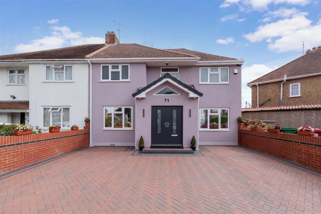 71 Elmshott Lane-26.jpg