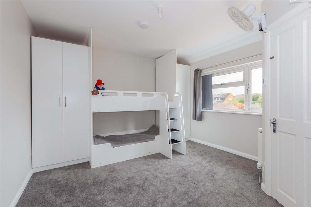 71 Elmshott Lane-24.jpg