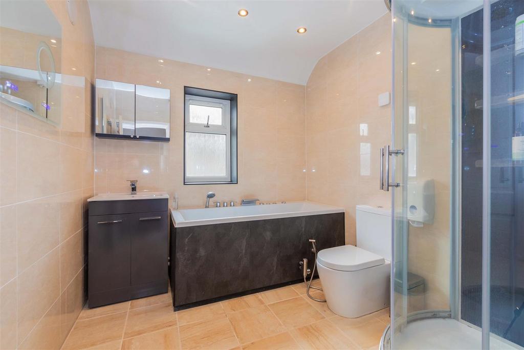 71 Elmshott Lane-17.jpg