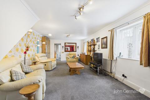 2 bedroom detached house for sale, Dallow Street, Burton-on-Trent