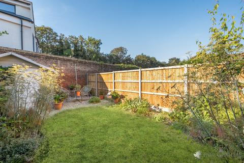 2 Tylers Path, Carshalton, SM5 2JB