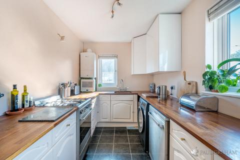 2 Tylers Path, Carshalton, SM5 2JB