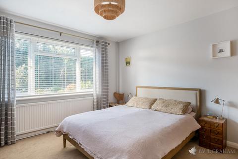 2 Tylers Path, Carshalton, SM5 2JB