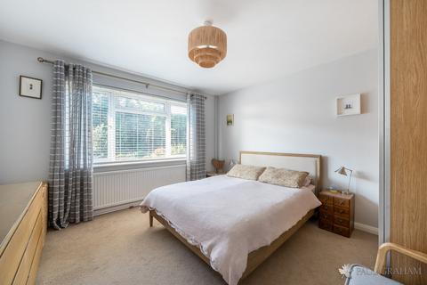 2 Tylers Path, Carshalton, SM5 2JB