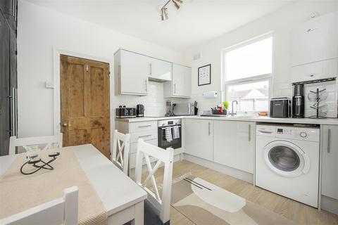 1 bedroom maisonette for sale, Kingston Road, Raynes Park SW20