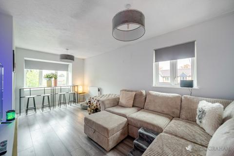 2 bedroom apartment for sale, Dover Gardens, Carshalton