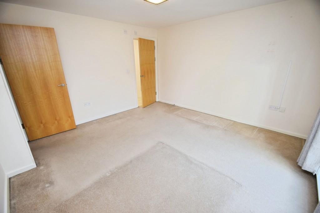 2fb91f2a-Bedroom 202