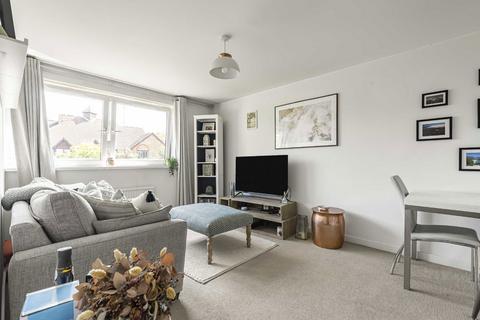 6 Ericcson Close, London, SW18 1SG