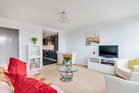 1 bedroom flat for sale, Phoenix Way, London SW18