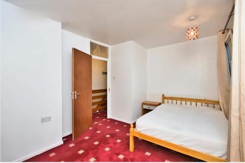 4 bedroom maisonette to rent, Roman Road, Bethnal Green