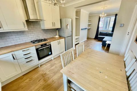 undefined, Chigwell Road, London E18