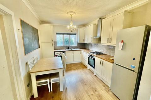 undefined, Chigwell Road, London E18